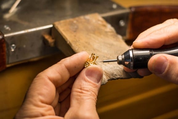 The Role of Tools in Achieving Precision in Leathercraft